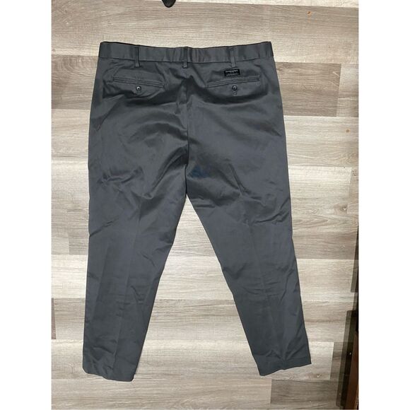 Banana Republic Mason Athletic Tapered Fit in Charcoal Chino Pants, Size 38 x 32 - Picture 9 of 13